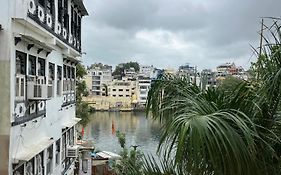 Hotel Hanuman Ghat On Lake Pichola